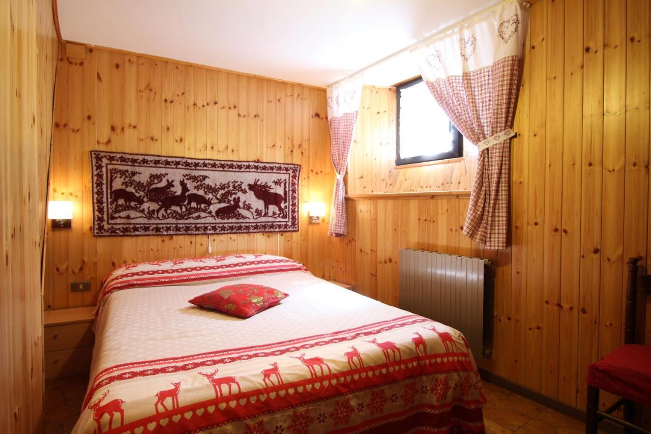 ברוסון Lo Stambecco Holiday Apartment - Affitti Brevi Italia מראה חיצוני תמונה